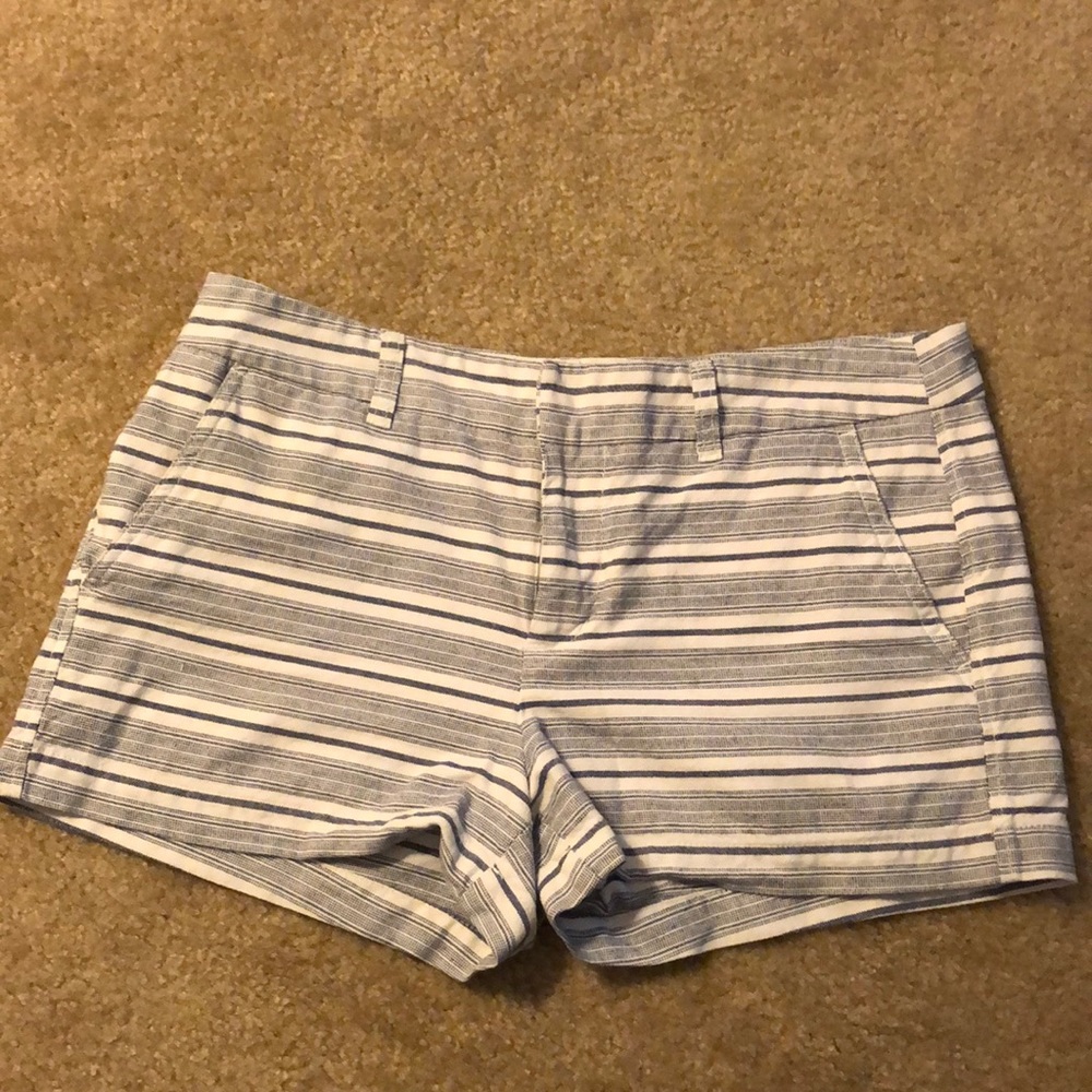 Gap white striped Khaki 3” shorts